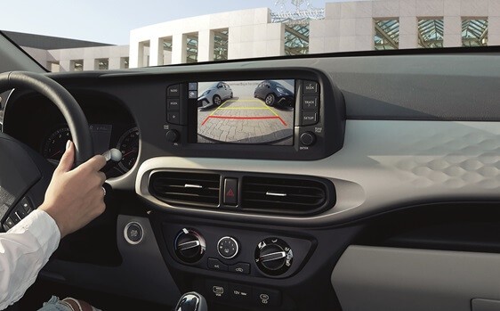 AI3_FL_5DOOR_GEN_LHD_FEATURE_REAR_VIEW_CAMERA